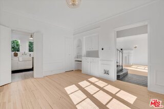Building Photo - 156 N Swall Dr