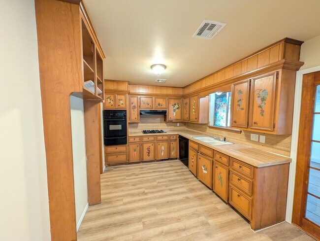 Building Photo - 1814 S 108th E Ave