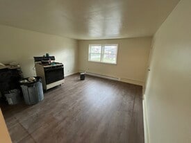 Building Photo - 381 Liberty St