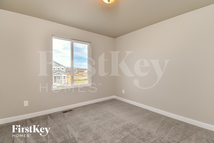 Building Photo - 10189 Luneth Dr