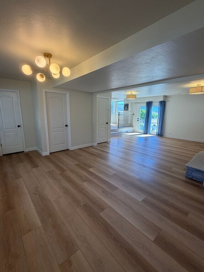 Building Photo - GORGEOUS SPACOUS HOMESTEAD!!!