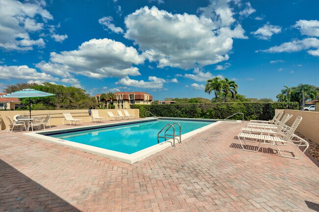 Building Photo - 5390 Woodland Lakes Dr