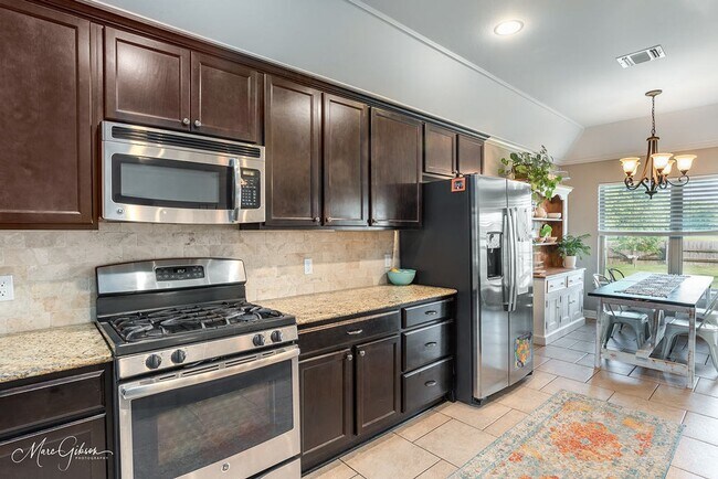 Building Photo - LEGACY HOME AVAILABLE! BELLE ROSE!