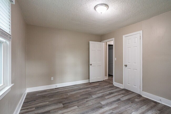 Building Photo - Welcome to this beautiful newly renovated ...