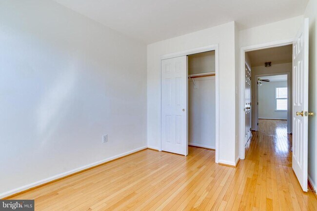 Building Photo - 6155 Early Autumn Dr