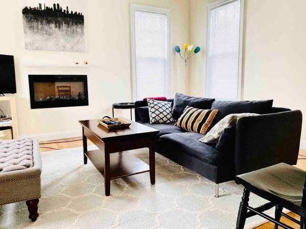 Building Photo - 9 Bradbury St