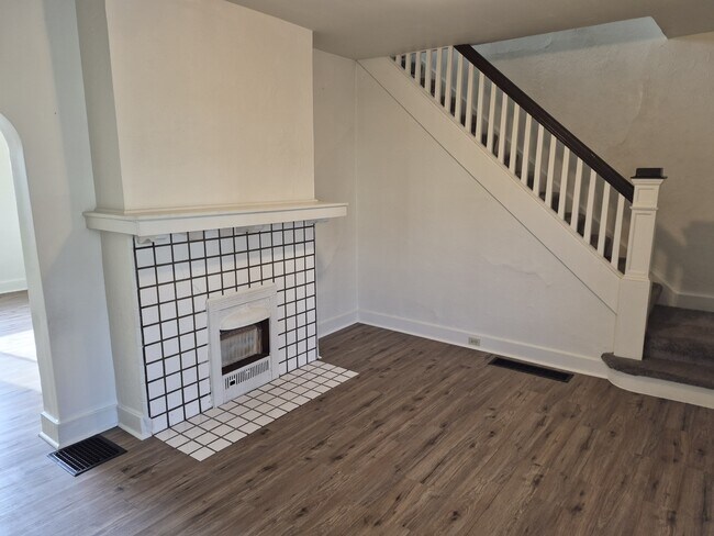 Building Photo - 1410 Beechview Ave