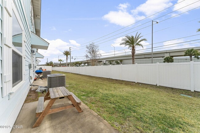 Building Photo - 7470 Shadow Lake Dr