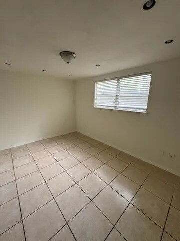 Building Photo - 6750 Snow White Dr