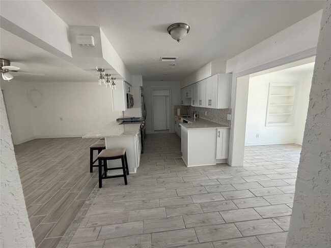 Building Photo - 460 82nd Ave