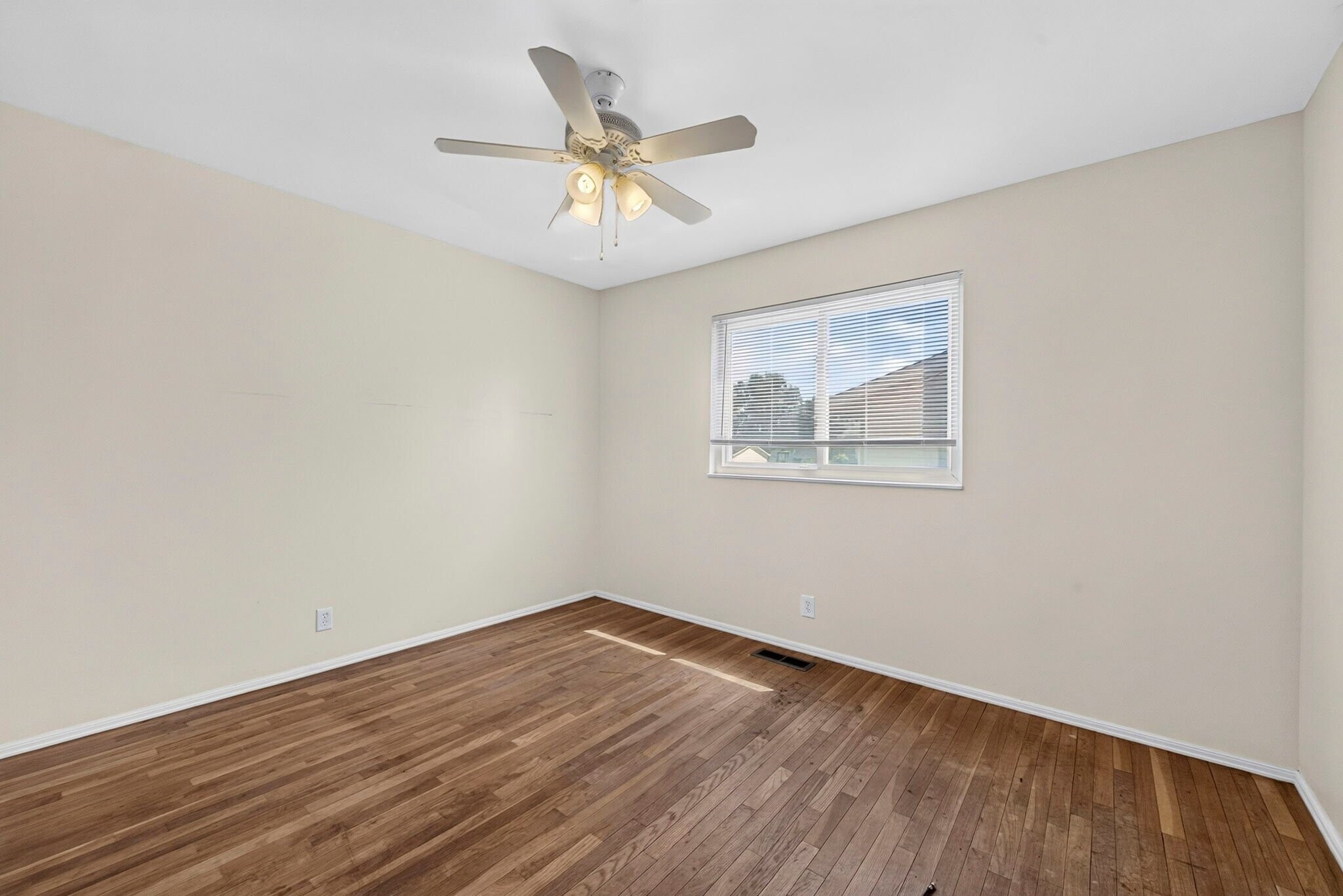 Building Photo - 3145 Matlock Dr
