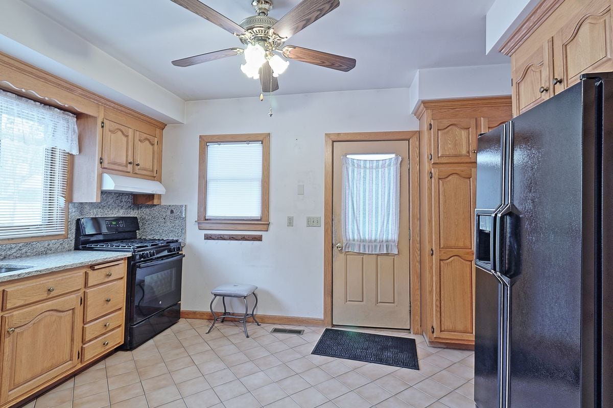 Building Photo - 1129 N Colony Rd