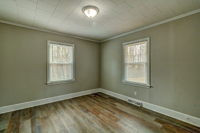 Building Photo - 136 Pony Barn Rd