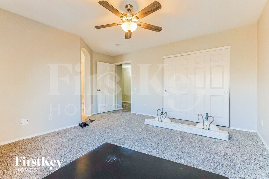 Building Photo - 1380 W Gary Dr