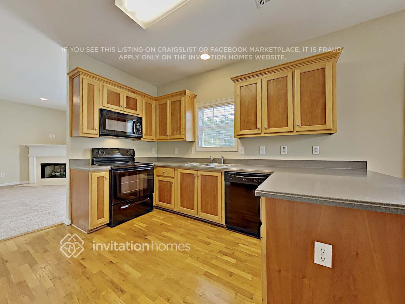 Building Photo - 3088 Woodmere Dr