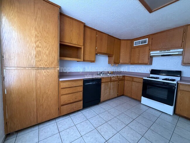Building Photo - 4021 W Berridge Ln