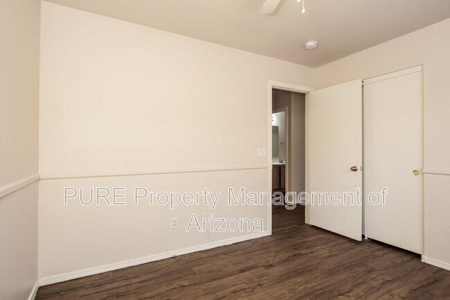 Building Photo - 3526 W Questa Dr