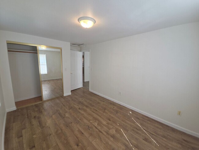 Building Photo - 903 Railroad Ave