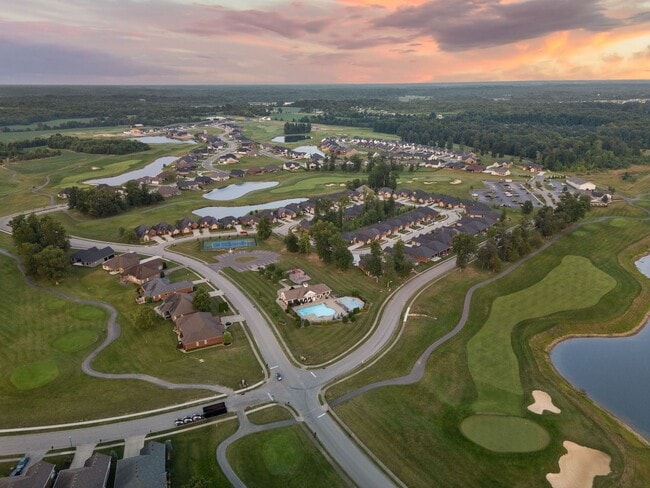 Building Photo - Luxury Living on the Course – For Rent