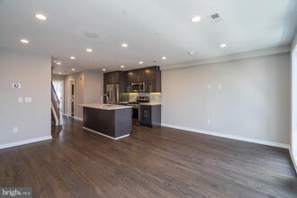 Building Photo - 1432 Clymer St