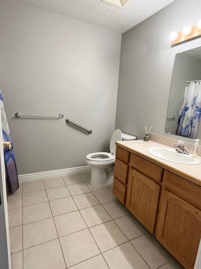 Building Photo - 510 Gwen Loop