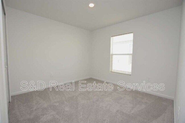 Building Photo - 2216 Rock Dr