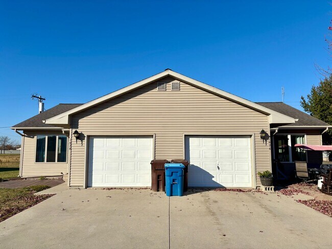 Building Photo - 1626-1628-1628 Wayne St