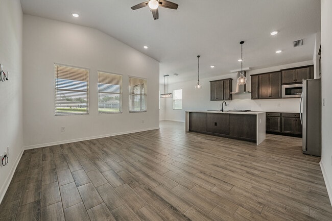 Building Photo - 11817 Moonsail Dr