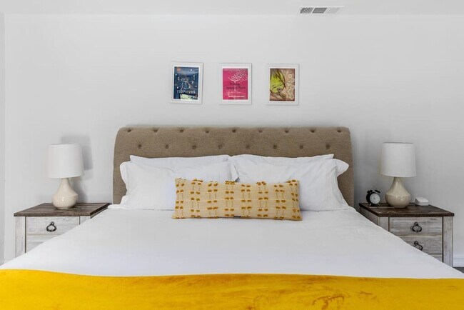 Building Photo - Beautiful fully furnished 3 bedroom home in Palm Springs (Monthly Only - No Long Term)