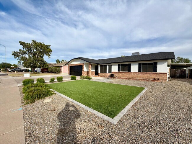 Building Photo - 3761 E Dulciana Ave