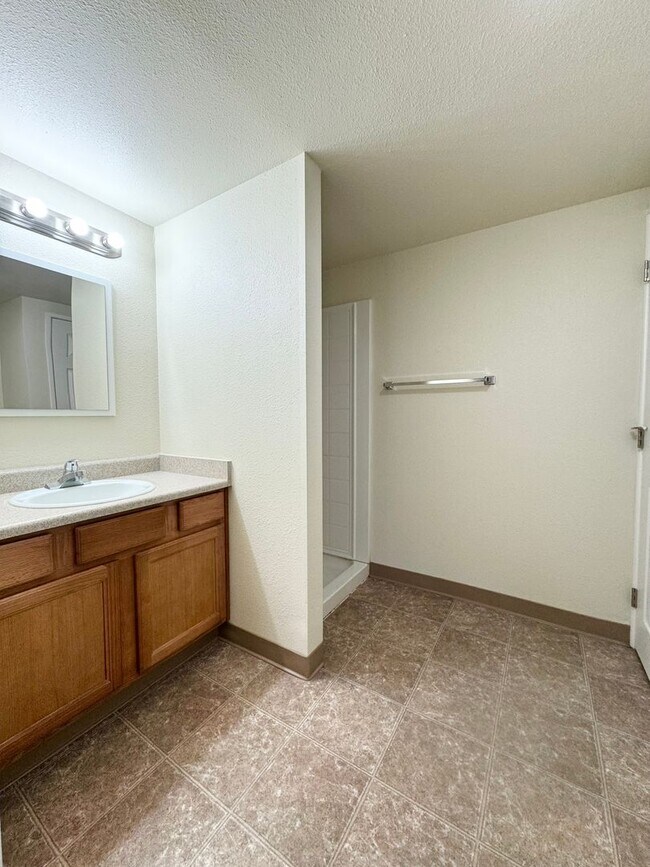 Building Photo - OL2441