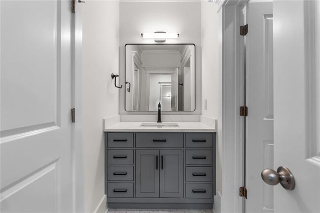 Building Photo - 390 Hembree Rd