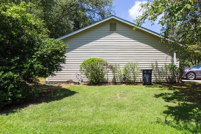 Building Photo - 2007 Walden Park Dr