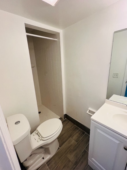 Building Photo - 510 24th Ave N