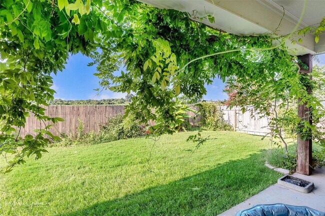 Building Photo - 244 Gloucester Dr