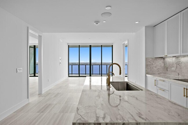 Building Photo - 3015 S Ysabella Ave