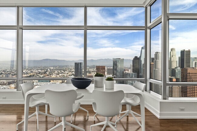 Building Photo - 900 W Olympic Blvd