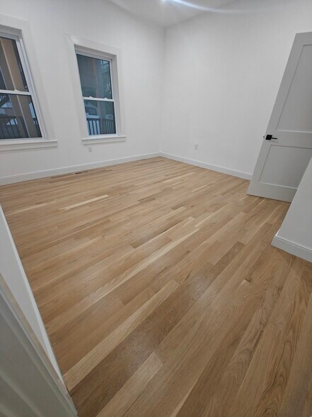 Building Photo - 262 Park Ave