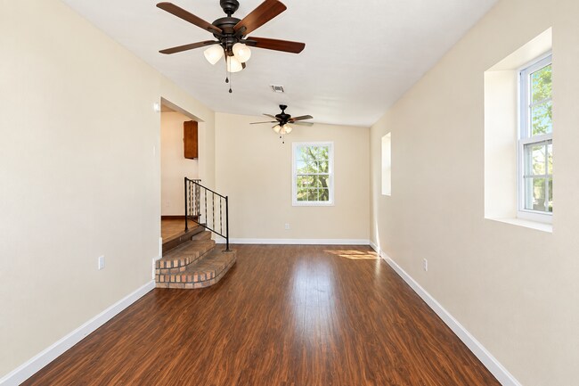 Building Photo - 131 3rd St