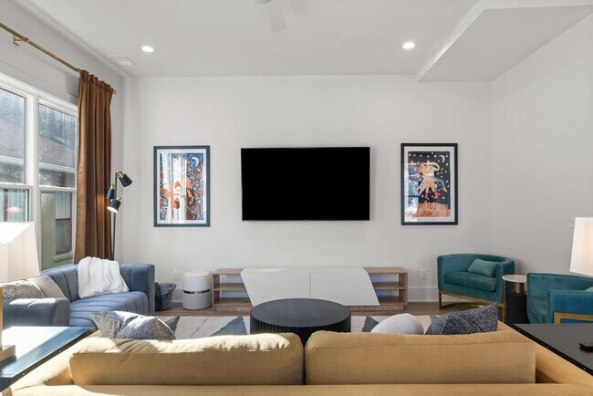 Building Photo - 1315 16th Ave S