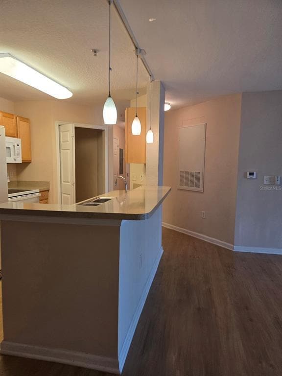 Building Photo - 5824 Lake Pointe Village Cir