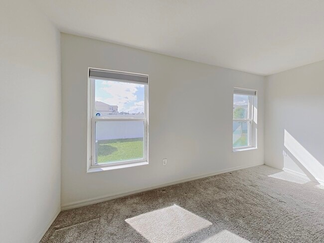 Building Photo - 4600 Glencrest Loop