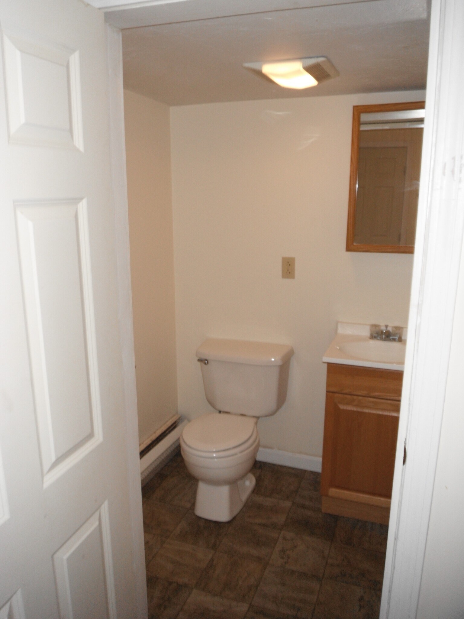 1/2 bath - 12 N River St