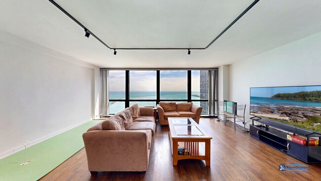 Building Photo - 910 N Lake Shore Dr