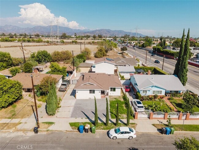 Building Photo - 8310 Canterbury Ave