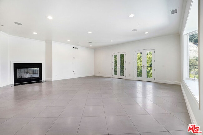 Building Photo - 4156 Sunswept Dr