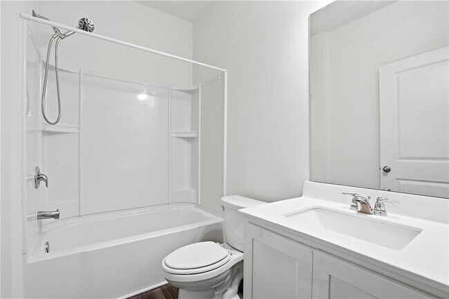 Building Photo - 395 Knightsbridge Ln
