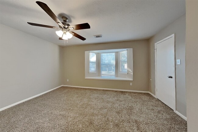 Building Photo - 5346 Yale Dr