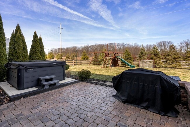 Building Photo - 9282 Weigela Ct