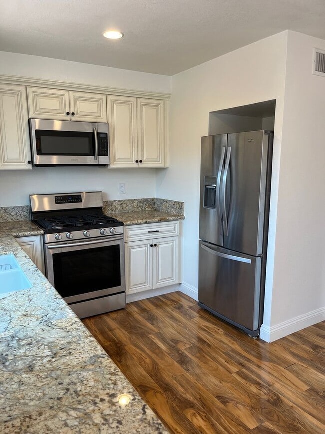 Building Photo - Welcome to the Rossmoor Town Houses, Rossm...